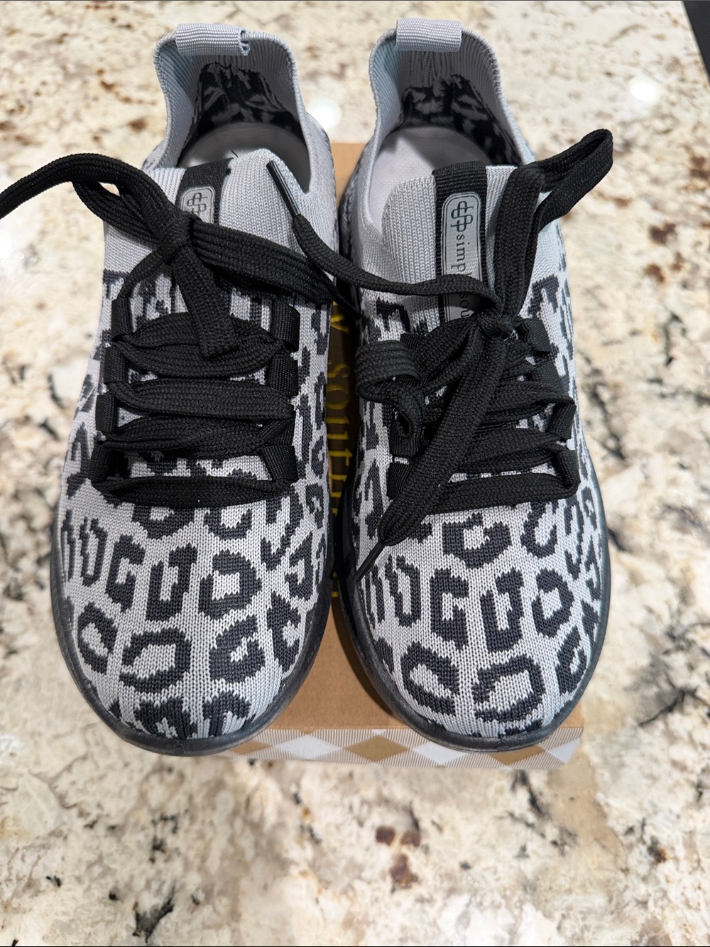 NEW Simply Southern Womens Leopard Knit Sneakers with box - Black & Gray